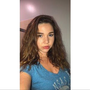 Meet your Posher, Katelyn